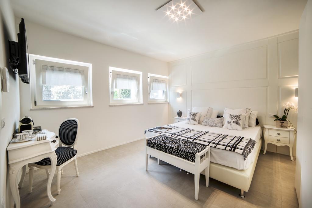 Riviera Carducci Rooms Peschiera del Garda Kültér fotó